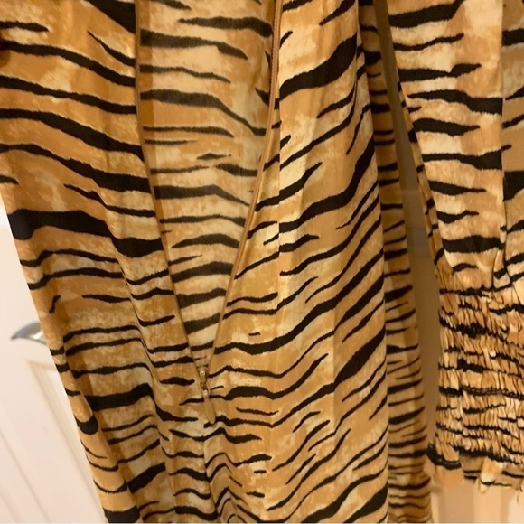 Faithfull the Brand Ira Mini Dress Wyldie Animal Print - Picture 6 of 10